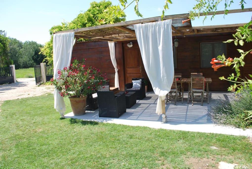 Le Cabanon Tendance Du Luberon Mérindol 外观 照片